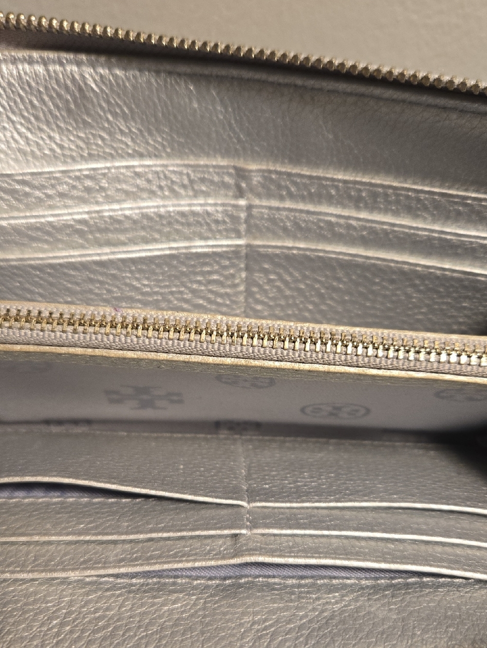 Tory Burch Metallic Silver Zip-Around Wallet - Picture 3 of 9